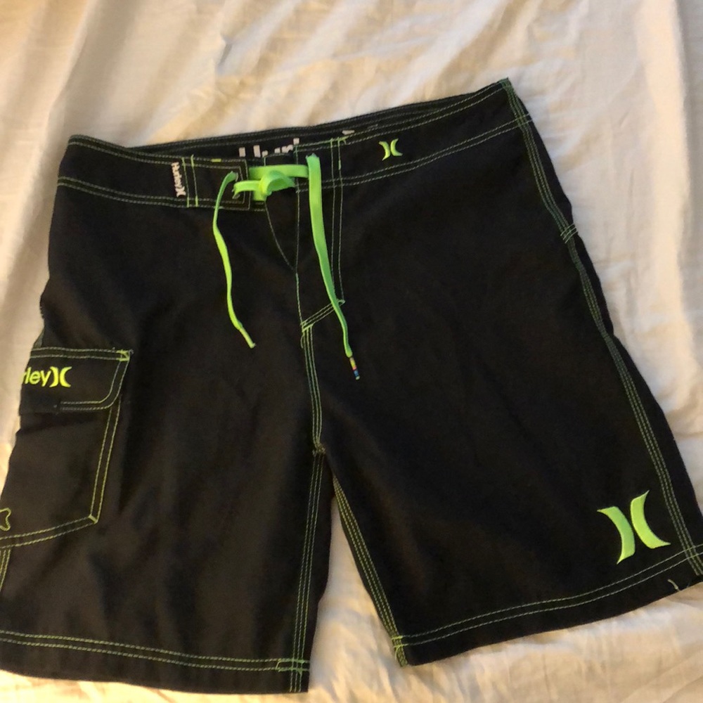 hurley black shorts 29